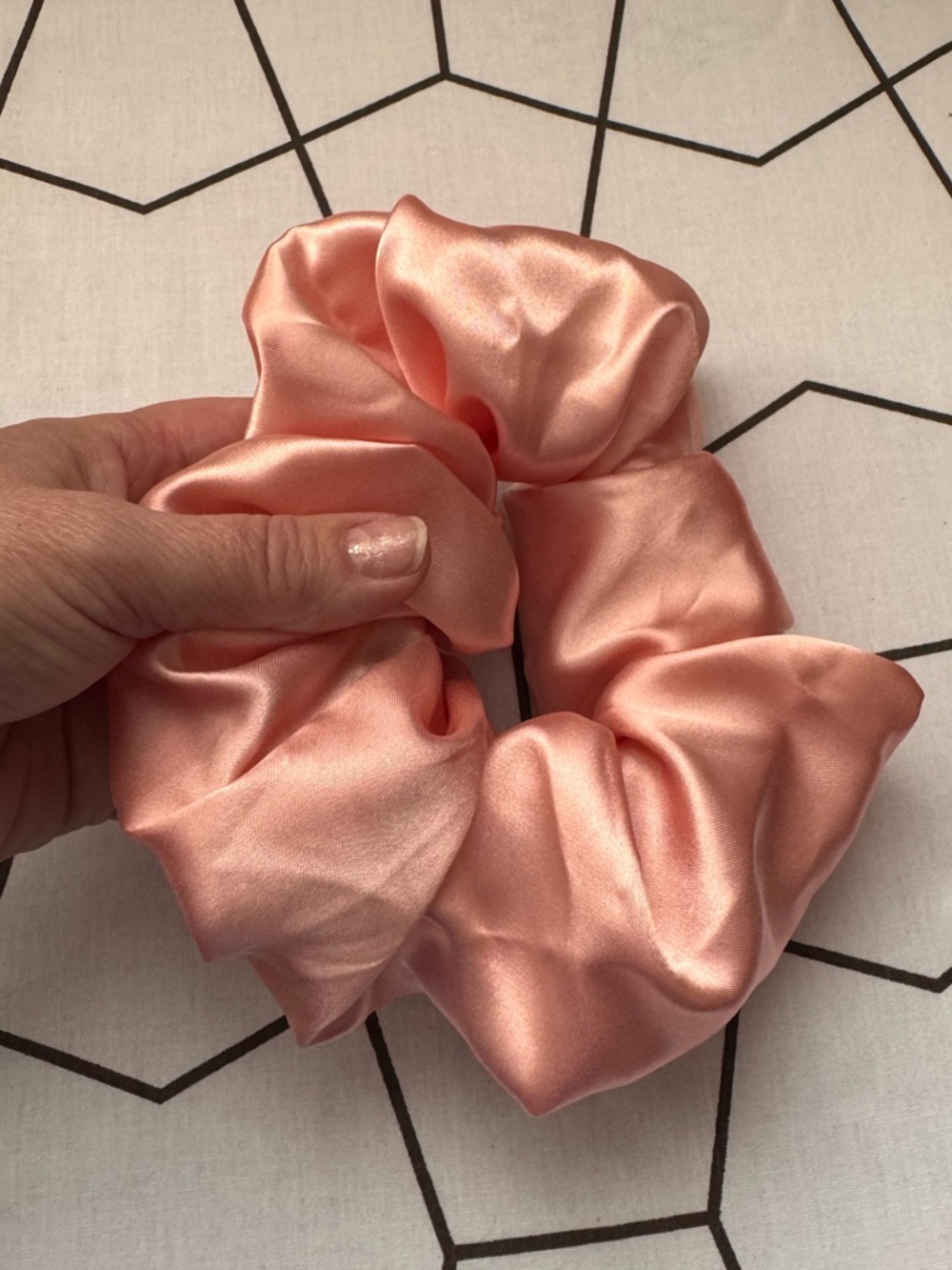 Pink medium Scrunchie - Picture 4 of 4